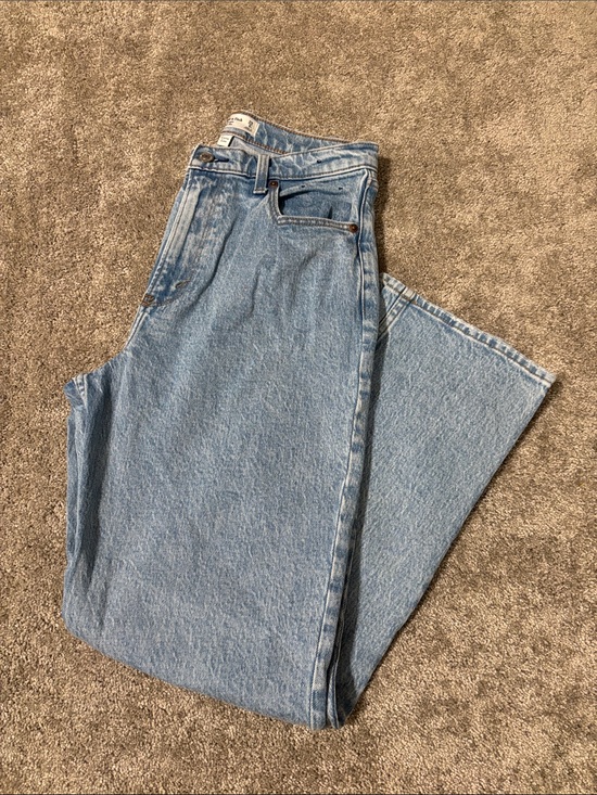 Abercrombie & Fitch Denim - Abercrombie & Fitch Light Blue The ‘90s Straight Ultra High-Rise Women’s Jeans